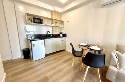 Stidio mobiliado com vaga de garagem ja rentabilizando no shorstay no Centro de Curitiba