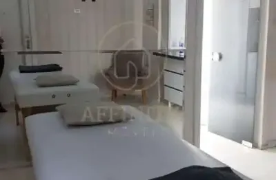 Sala Comercial / Usada para Venda em Curitiba, Centro, 1 banheiro