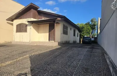 Terreno à venda na Rua Professor Lício de Lima, Novo Mundo, Curitiba