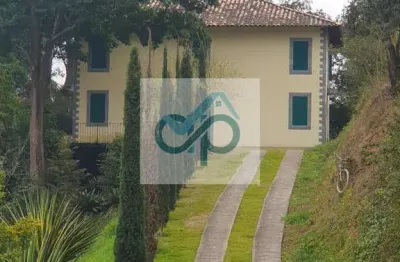 Casa com 4 quartos para alugar no Samambaia, Petrópolis 
