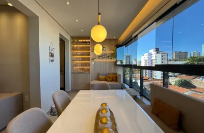 Lindo apartamento no copacabana, 3 quartos com 2 suítes e 115m²