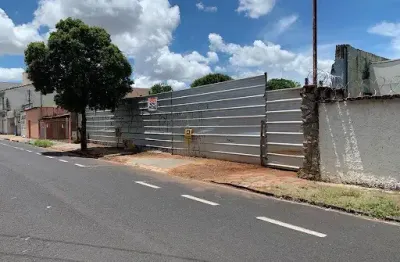 Terreno de 800m² em uma localização privilegiadado bairro brasil