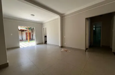 Oportunidade! casa no cidade jardim , 3 quartos, 1 suíte com 186m²