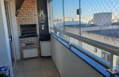 Lindo apartamento no copacabana com 70m², com suíte e sacada