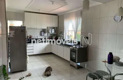 Casa com 3 quartos à venda na Rua Esperança, Alvorada, Betim