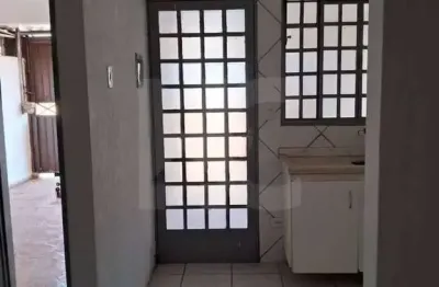 Casa com 3 quartos para alugar na Rua Antônio Alves, 26, Parque Residencial Rita Vieira, Campo Grande