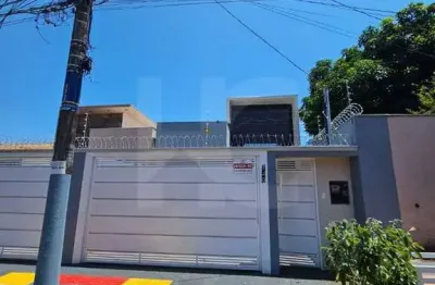 Casa com 3 quartos à venda na Rua Tamoio, Jardim Leblon, Campo Grande
