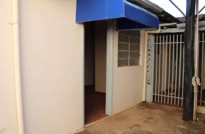 Casa com 1 quarto para alugar na rua benjamin adese, 59, jardim leblon, campo grande por r$ 700