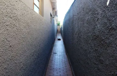 Casa com 1 quarto para alugar na Rua Eduardo Santos Pereira, 256, Centro, Campo Grande