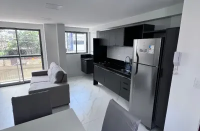 Alugo apartamento mobiliado no cabo branco à poucos passos do mar