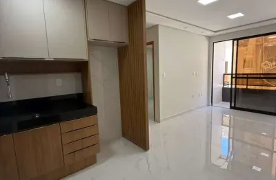 Alugo apartamento com uma localização excelente à 250 metros do mar da praia do bessa