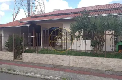 Casa com ótima localização, com 1 suíte + 2 dormitórios, com 392 m² de a.t por r$ 890.000,00 - cordeiros parte alta - itajaí/sc