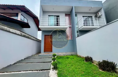 Lindo sobrado com amplo área externo, 2 dormitórios, 60 m², murta em itajaí