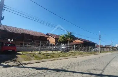 Apartamento térreo para a venda com um dormitório, condomínio com piscina, martim de sá, caraguatatuba/sp