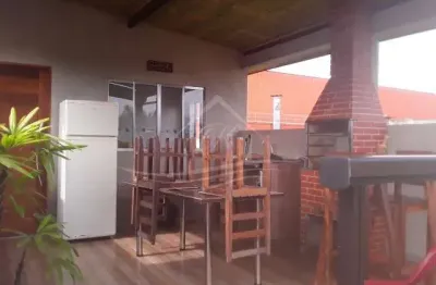 Sobrado a venda sendo duas casas independentes perto do atacadão, pereque mirim, caraguatatuba/sp