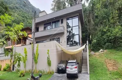 Casa em condomínio fechado com 4 quartos à venda na Praia da Lagoinha, Ubatuba 
