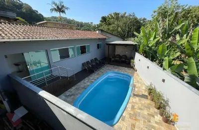 Casa térrea com piscina e área de festas no bairro nova brasília - oportunidade única de viver com conforto e diversão! venha conhecer! opotunidade!