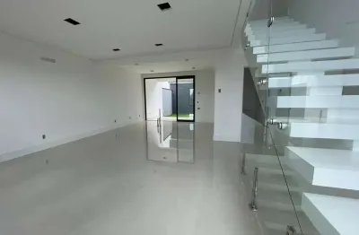 Geminado no bairro floresta - joinville sc | 177m² - 3 quartos | analisa permuta de baixo valor | pronto para morar | acabamento de alto padrão e mais