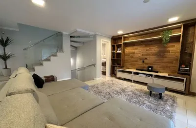 Sobrado à venda no bairro santo antônio em joinville | ampla casa semimobiliada pronta para morar!