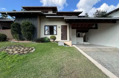 Casa à venda no saguaçu em joinville - com 235m² de área construída, terreno de 420m², aceita financiamento e analisa permuta!