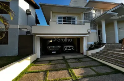 Casa com três quartos, sendo os 3 suítes - com piscina em jurerê internacional