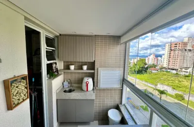 Dois quartos sendo um suíte- sacada com churrasqueira- duas vagas de garagem- planta com 81 metros