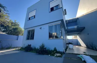 Viva com conforto nessa casa com 3 quartos no campeche - pronta para morar!