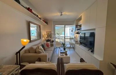 Excelente apartamento, ensolarado, 3 dormitorios, sacada com churrasqueira. condominio completo