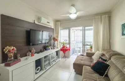 Apartamento no centro de florianópolis- móveis sob medida- 3 dormitórios, um suíte. uma vaga livre