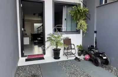 Casa com 2 quartos à venda na Rua Benjamin Antônio Pegorette, Vila Nova, Joinville