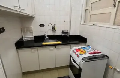 Guilhermina kitão reformado amplo e arejado com cozinha planejada, amplo dormitorio , vista para o mar elevador