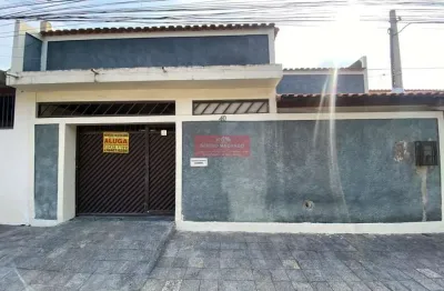 Casa linear com 3 quartos e amplo terreno no conjunto da marinha em bangu