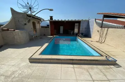 Casa triplex com 4 quartos e piscina no parque leopoldina em bangu