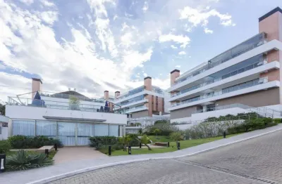 Apartamento finamente decorado e mobiliado em bombinhas