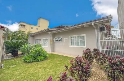 Casa com 3 quartos à venda na Rua Manaus, Saguaçu, Joinville