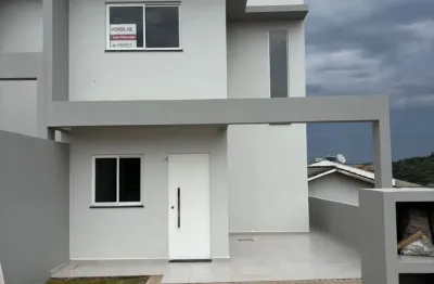 Sobrado bem localizado com dois quartos amplos no bairro são francisco