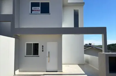 Sobrado bem localizado com dois quartos amplos no bairro são francisco