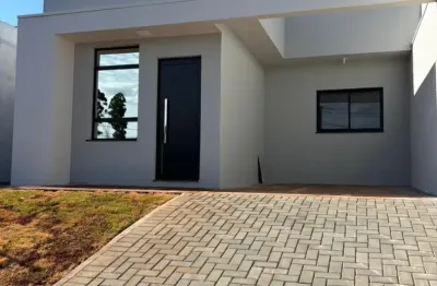 Casa térrea com 03 quartos e ambientes amplos no Bairro São Francisco