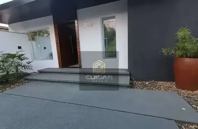 Casa com 4 quartos para alugar no Centro, Londrina 