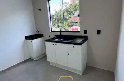 Apartamento novo com 1 dormitório no bairro água verde