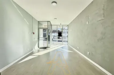 Sala comercial térrea com 4 vagas de garagem na rua joinville