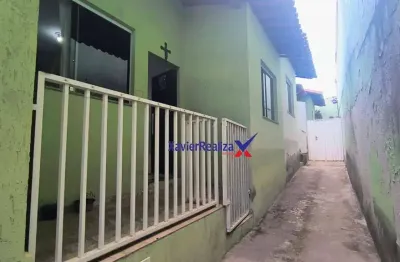 Casa com 2 quartos à venda na Rua Estoril, São João, Betim