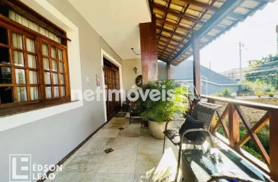Casa com 4 quartos à venda na Sagrada Família, Belo Horizonte 