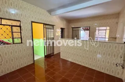 Casa com 3 quartos para alugar na Rua Machado de Assis, Lagoinha, Belo Horizonte