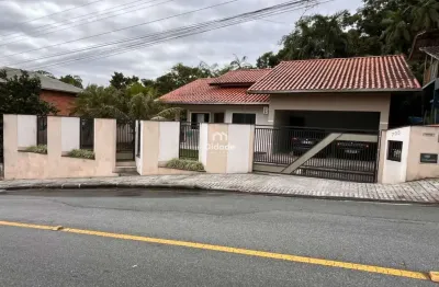 Casa com 2 quartos à venda na martim kochella, 705, ilha da figueira, jaraguá do sul por r$ 830.000