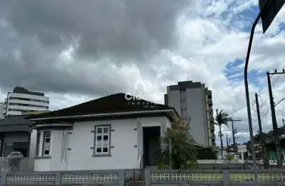 Casa comercial com 6 salas para alugar na coronel procópio gomes de oliveira, 638, centro, jaraguá do sul por r$ 5.500