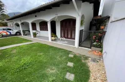 Casa com 3 quartos para alugar na maria freiberger pamplona, 72, vila baependi, jaraguá do sul por r$ 4.500