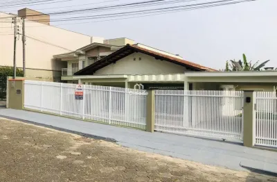 Casa com 4 quartos para alugar na adão maba, 86, barra do rio molha, jaraguá do sul por r$ 3.800