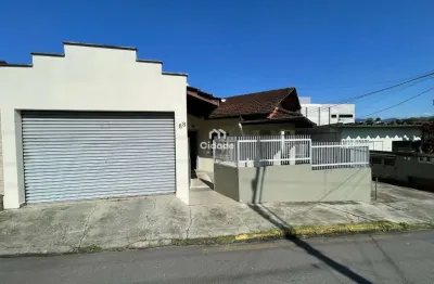 Casa com 3 quartos para alugar no nova brasília, jaraguá do sul  por r$ 2.700