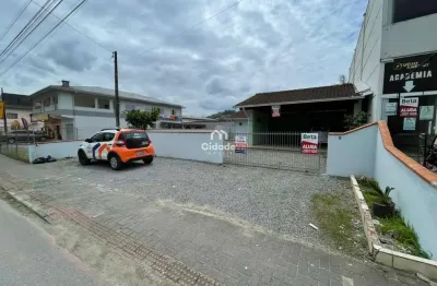 Casa com 3 quartos para alugar no vieiras, jaraguá do sul  por r$ 3.300